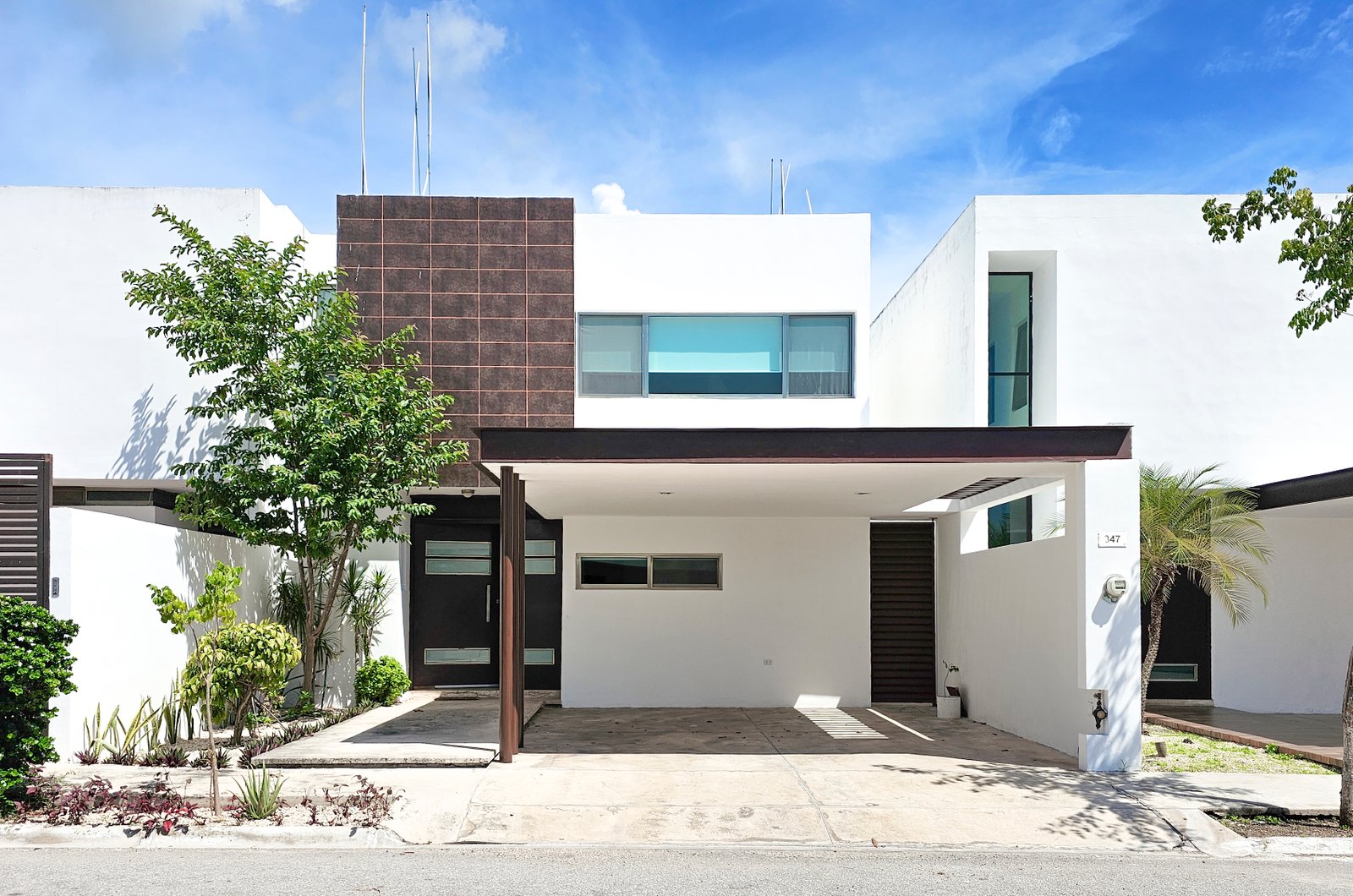 1865-Casa-en-Renta-en-Residencial-Torremolinos-en-Merida-con-3-habitaciones-y-alberca (2).jpg